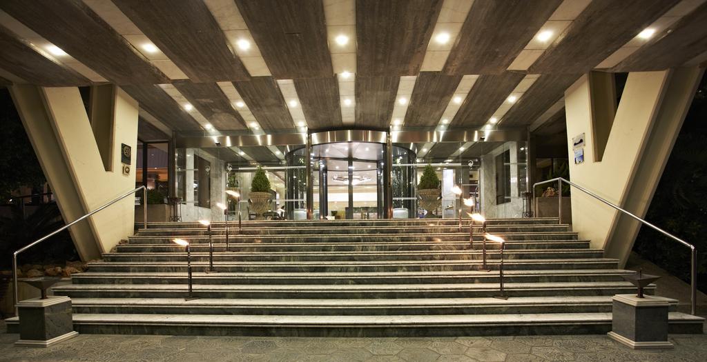 Gpro Valparaiso Palace & Spa Palma de Mallorca Exterior photo Entrance of the hotel